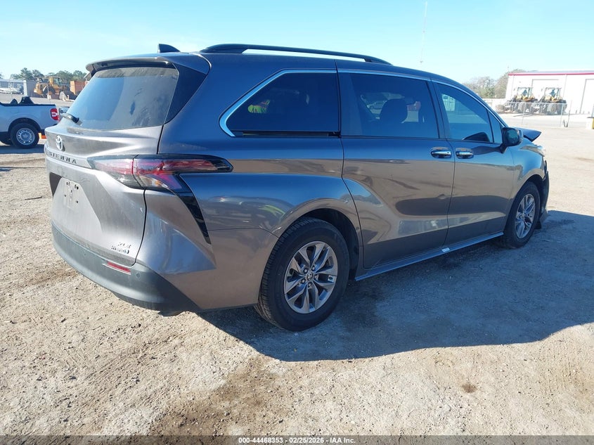 2023 Toyota Sienna Xle