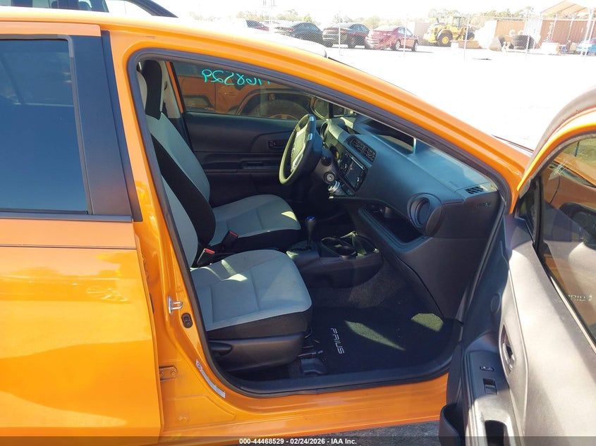 2015 Toyota Prius C One
