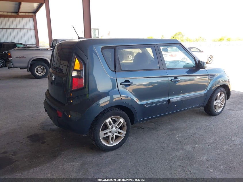 2011 Kia Soul +