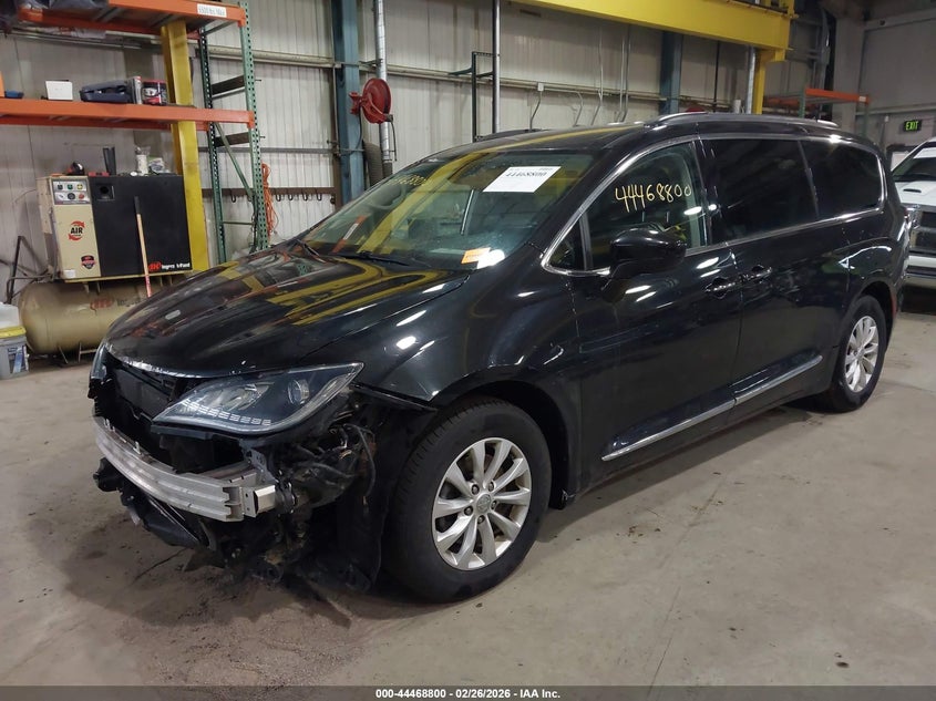 2017 Chrysler Pacifica 3.6 Touring-L black Lot 111044468800 Vin 2C4RC1BG9HR687933
