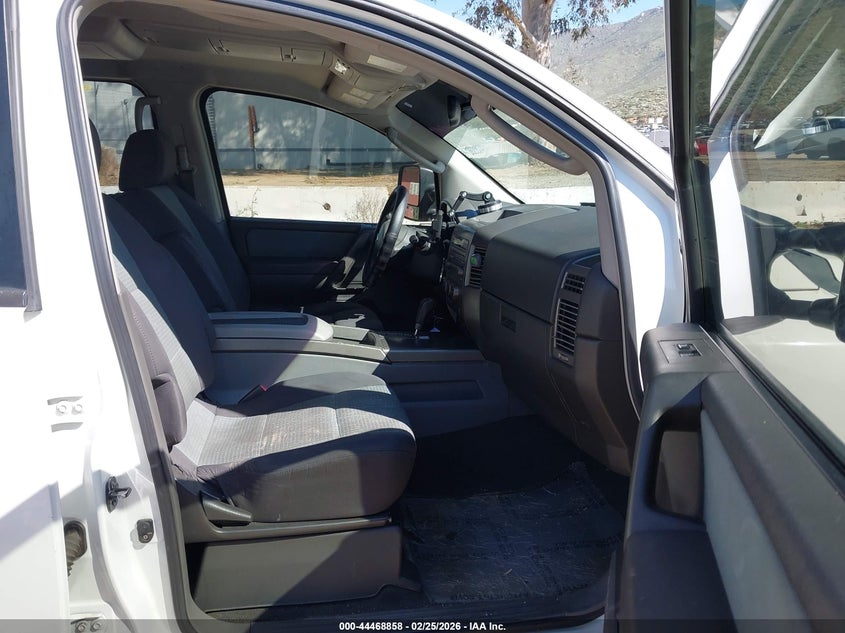 2005 Nissan Titan Se