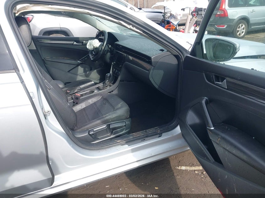 2020 Volkswagen Passat 2.0T R-Line