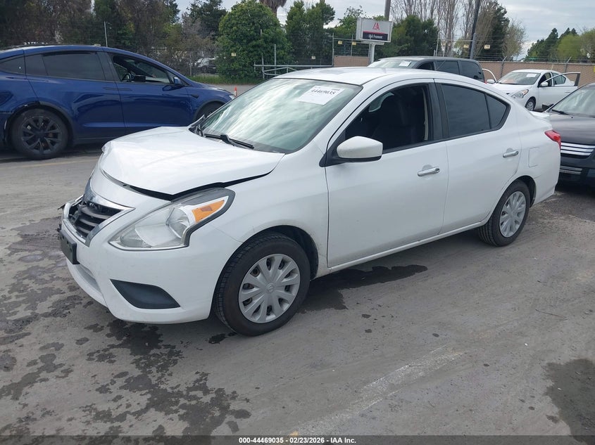 2015 Nissan Versa 1.6 Sv