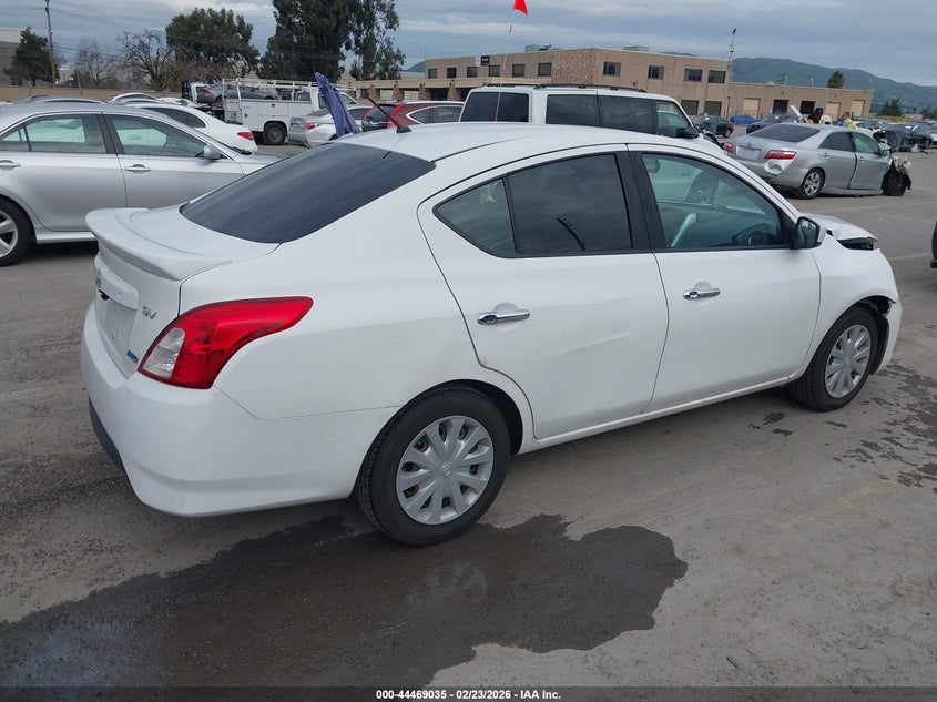 2015 Nissan Versa 1.6 Sv