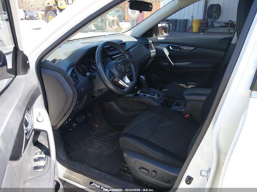 2017 Nissan Rogue Sv