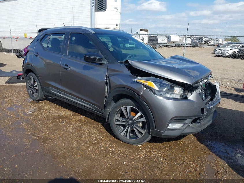 2020 Nissan Kicks Sr Xtronic Cvt