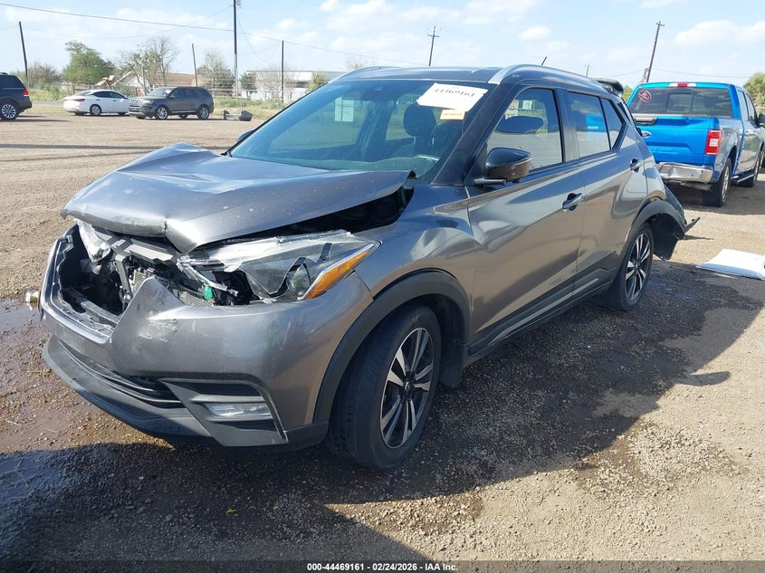 2020 Nissan Kicks Sr Xtronic Cvt