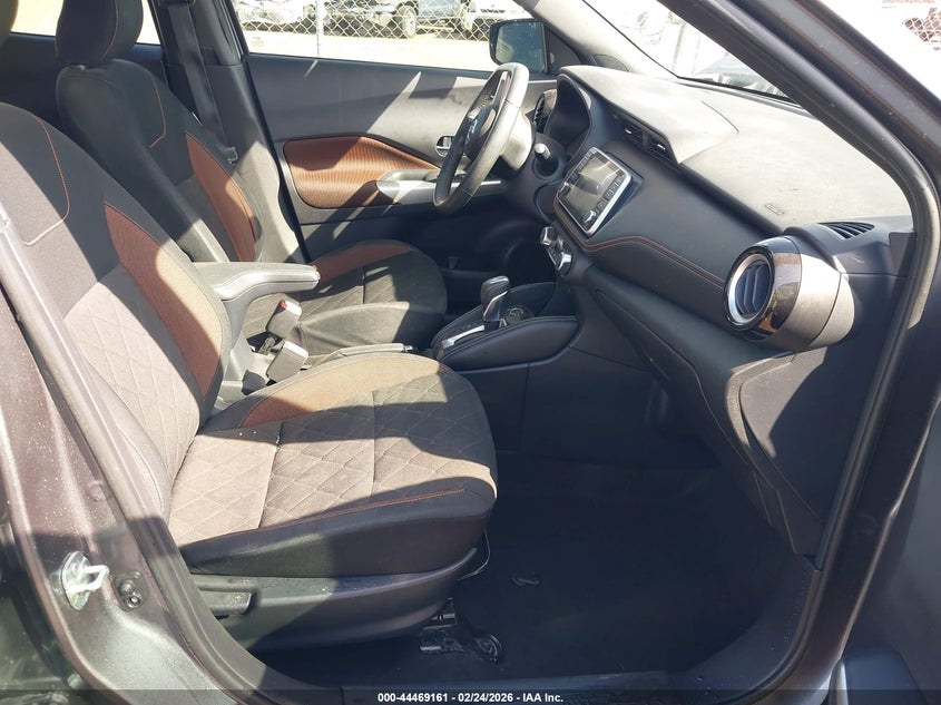 2020 Nissan Kicks Sr Xtronic Cvt