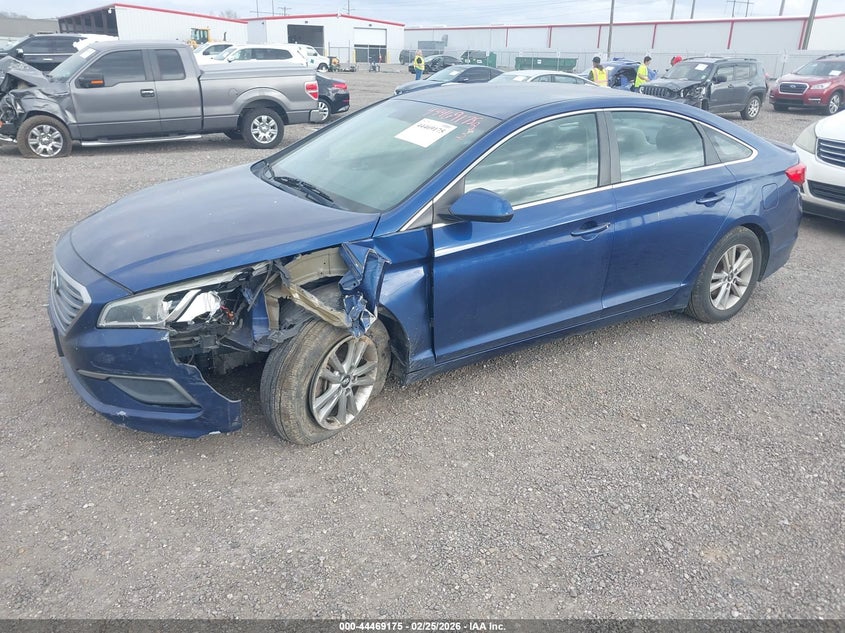 2017 HYUNDAI SONATA auction photo 2