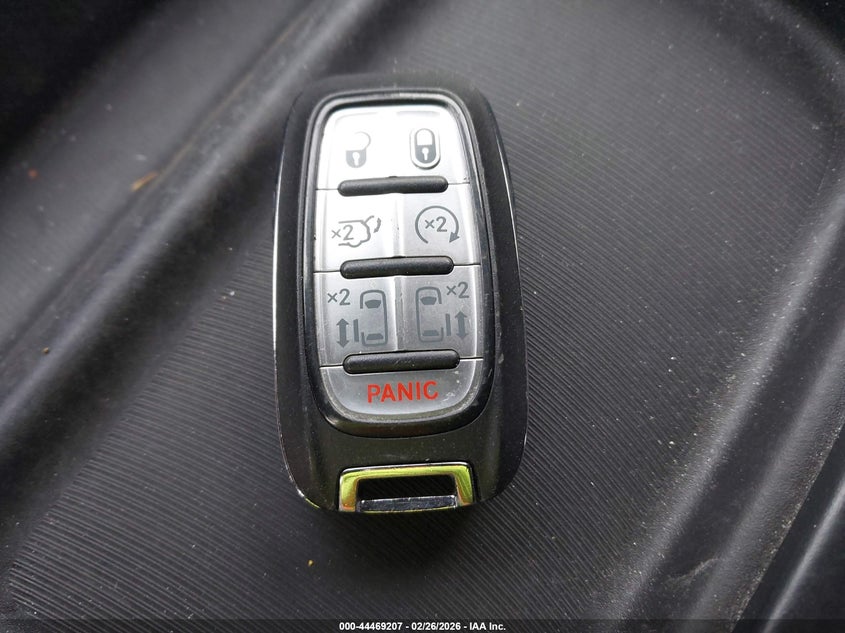 2C4RC3BG3LR290044 2020 Chrysler Pacifica 3.6 Awd Launch Edition grey