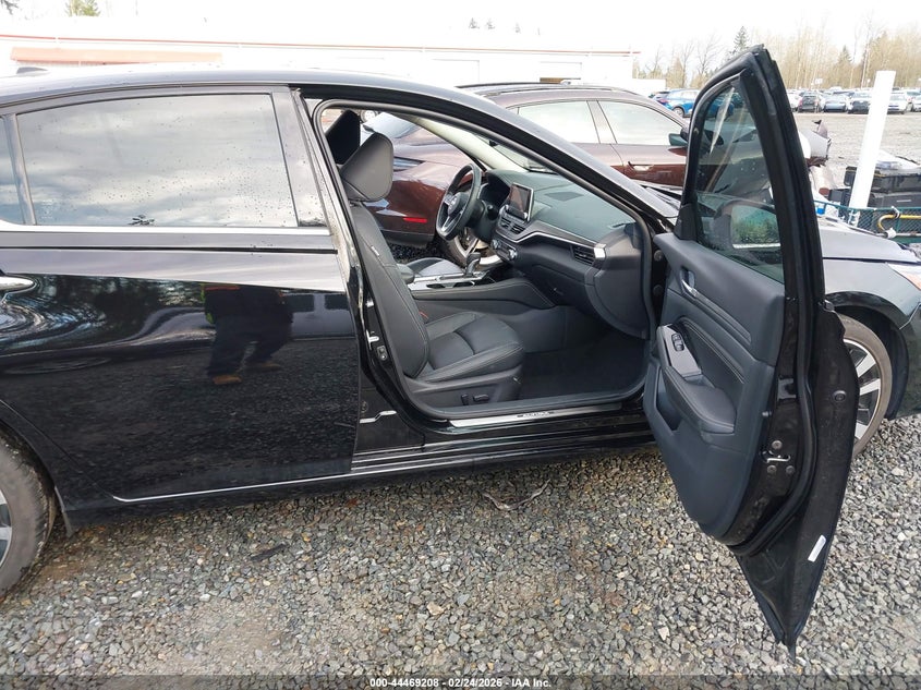 2022 Nissan Altima Platinum Intelligent Awd