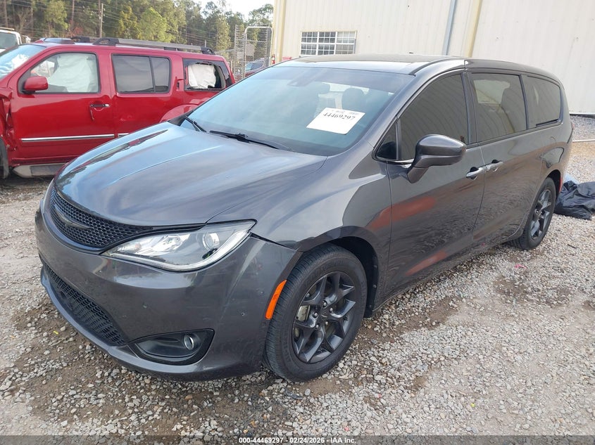 2019 Chrysler Pacifica Touring Plus