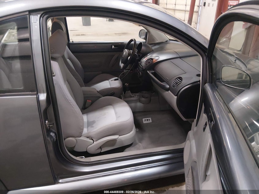 2004 Volkswagen New Beetle Gls 2.0L