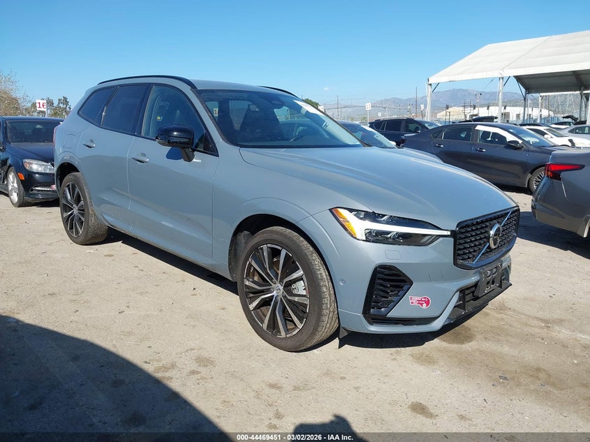 2023 Volvo Xc60 Recharge Plug-In Hybrid T8 Plus Dark Theme