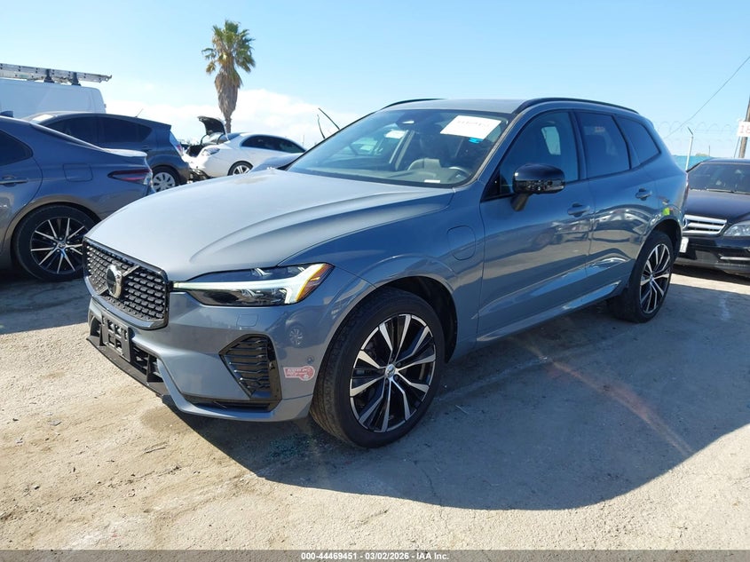 2023 Volvo Xc60 Recharge Plug-In Hybrid T8 Plus Dark Theme
