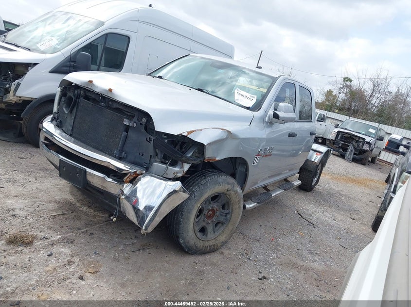 Vin: 3c6ur5hlxjg185083, lot: 44966119, ram 2500 tradesman  4x4 8' box 20182