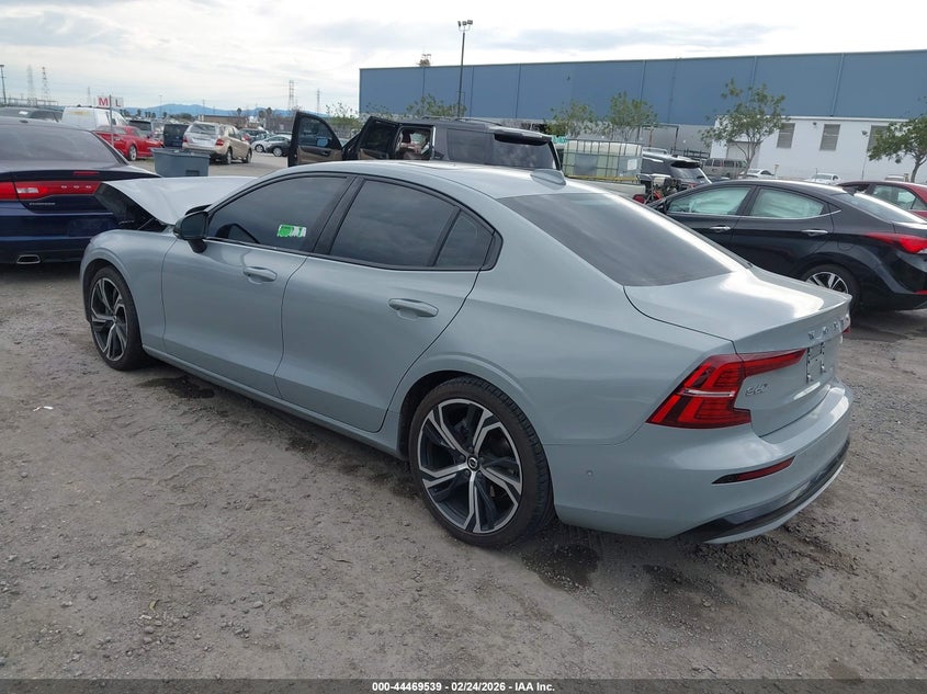 2024 Volvo S60 B5 Plus Dark Theme
