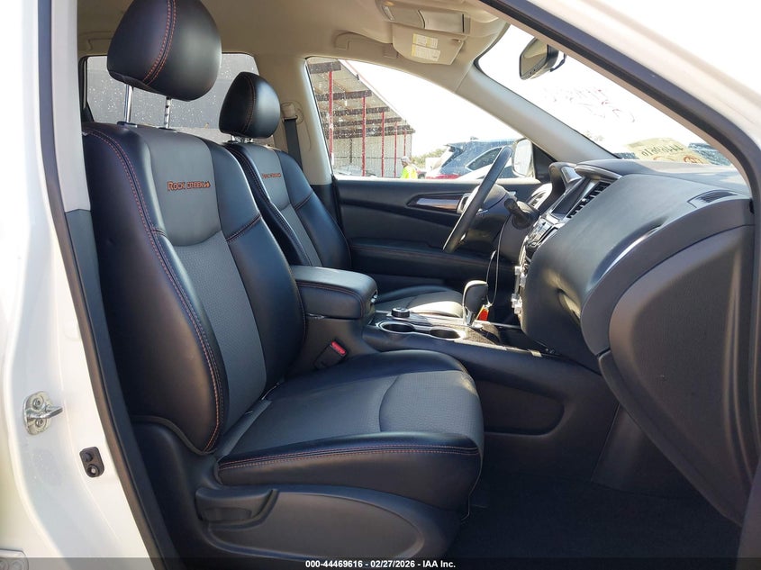 2020 Nissan Pathfinder Sv 4Wd