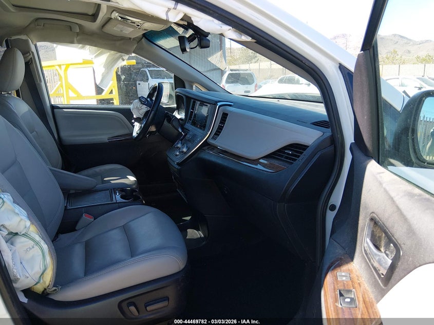 2017 Toyota Sienna Limited Premium 7 Passenger