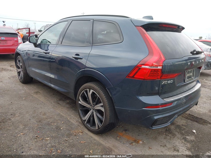 2023 Volvo Xc60 B5 Ultimate Dark Theme
