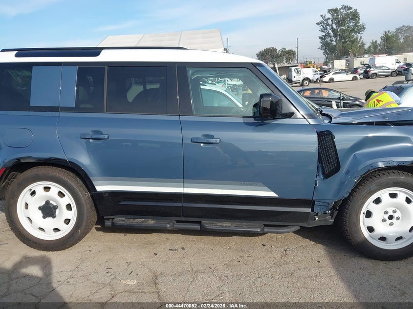 2025 Land Rover Defender 110 P400 S VIN: SALEJ7EU0S2464378 Lot: 44470052