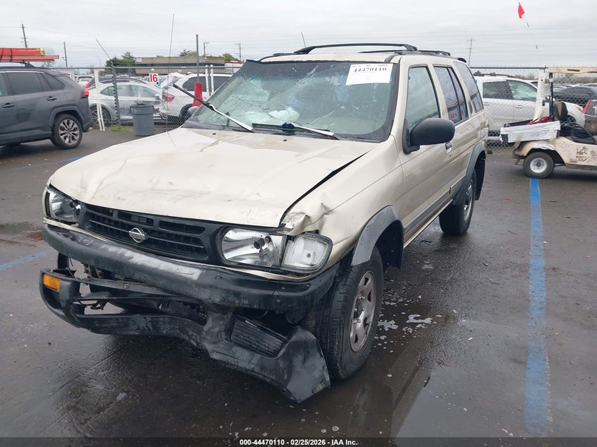 1997 Nissan Pathfinder Le/Xe