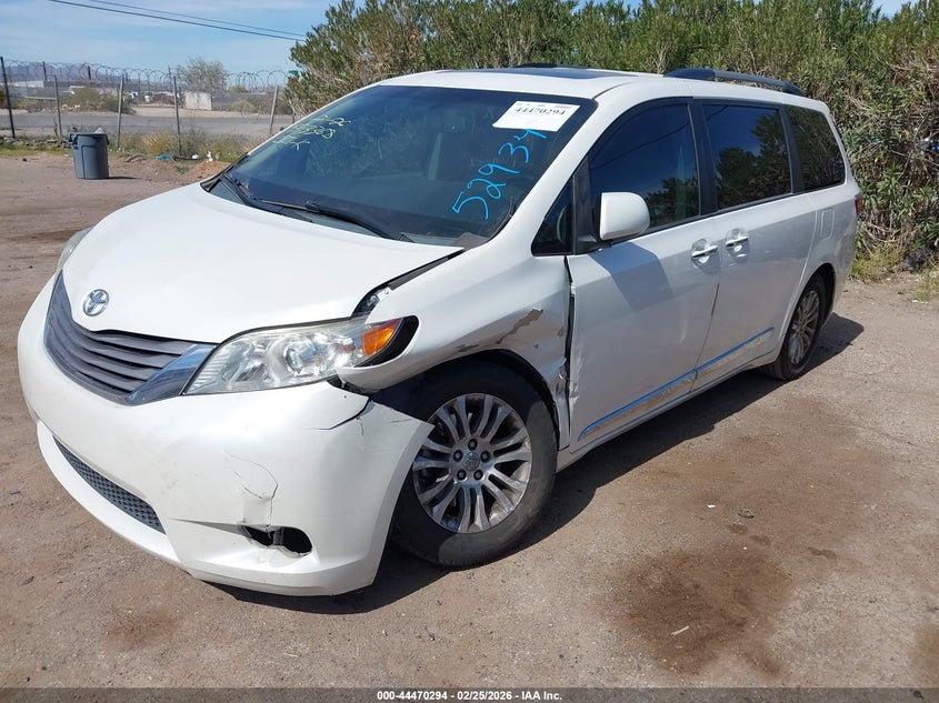 2015 Toyota Sienna Xle 8 Passenger