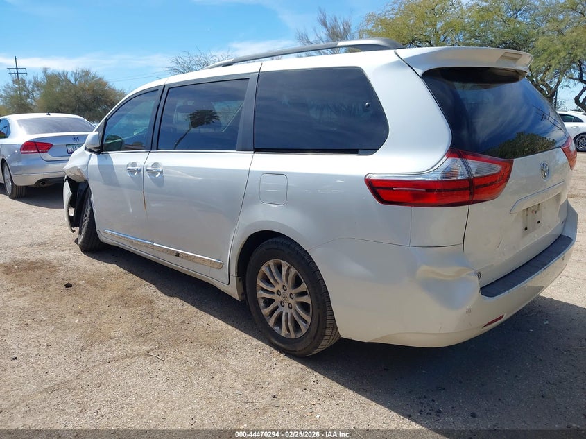 2015 Toyota Sienna Xle 8 Passenger