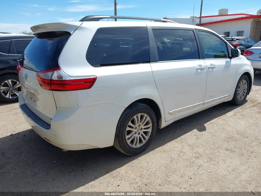 2015 Toyota Sienna Xle 8 Passenger
