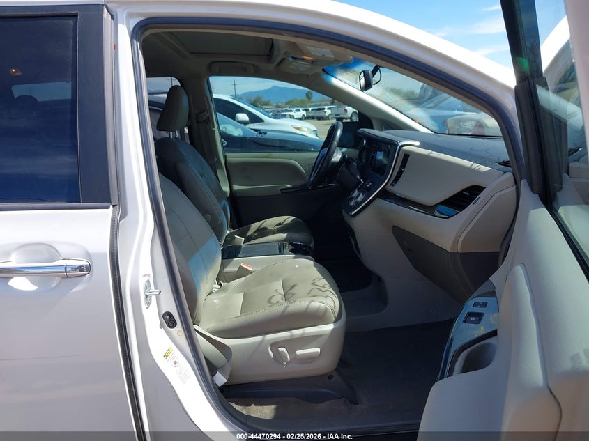 2015 Toyota Sienna Xle 8 Passenger
