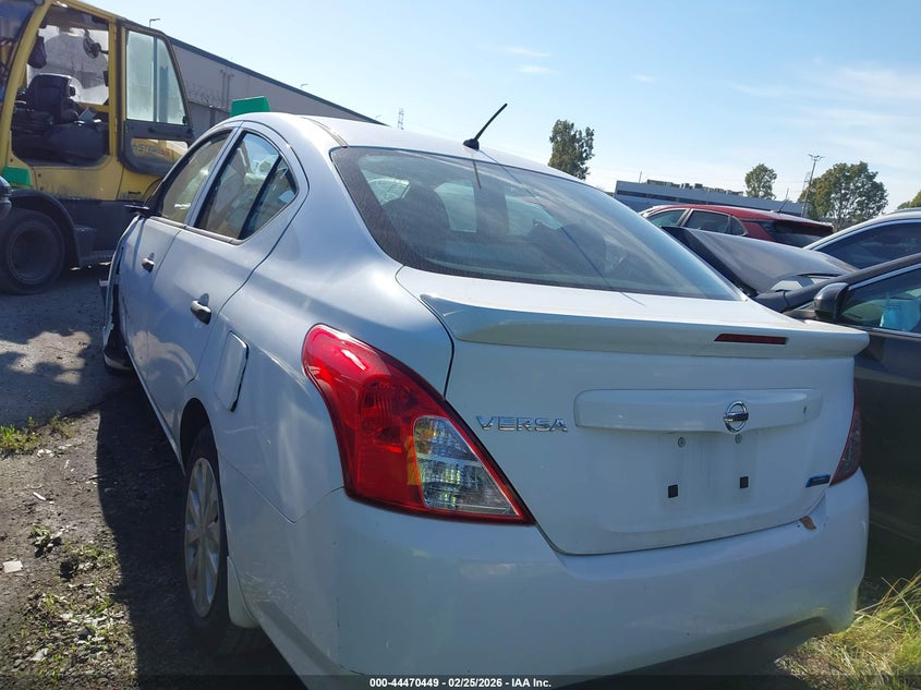2016 Nissan Versa 1.6 S+