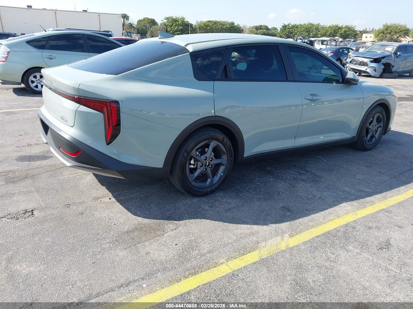 Vin: 3kpft4de9se177316, lot: 44967355, kia k4 lxs 20254
