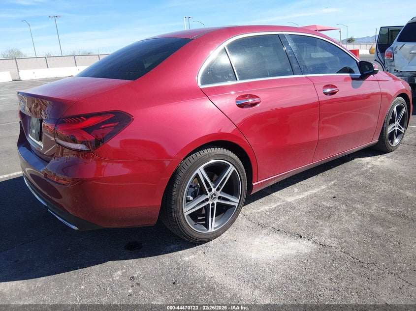 2021 Mercedes-Benz A 220