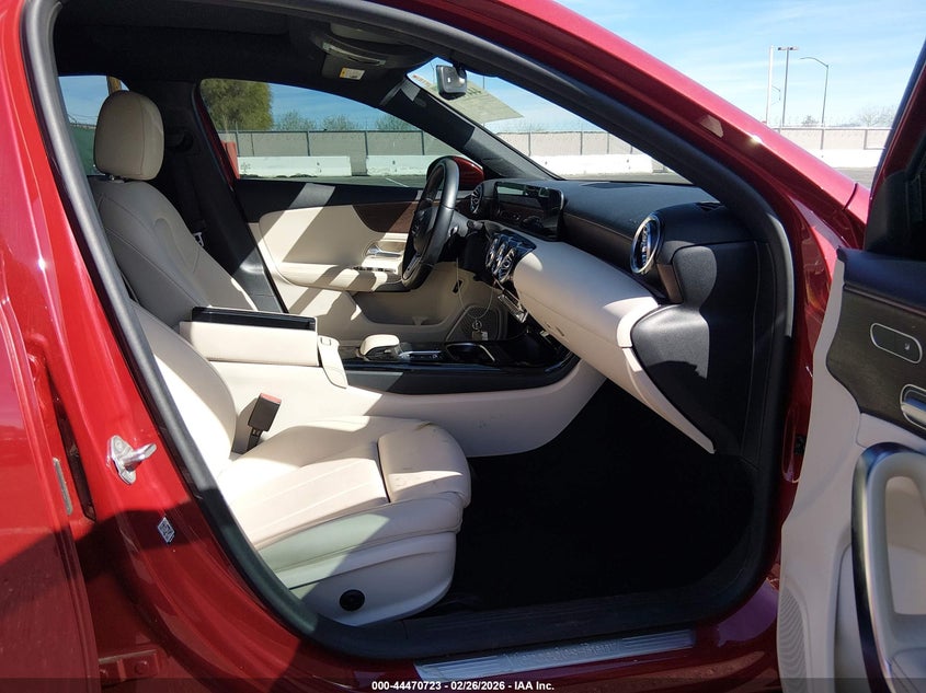 2021 Mercedes-Benz A 220