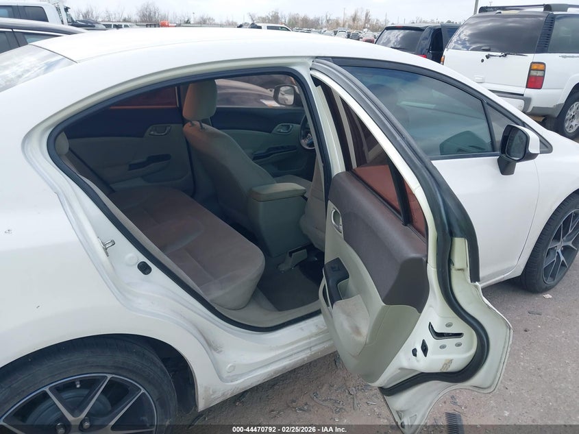 2HGFB2F59CH599873 2012 Honda Civic 1.8 Lx white