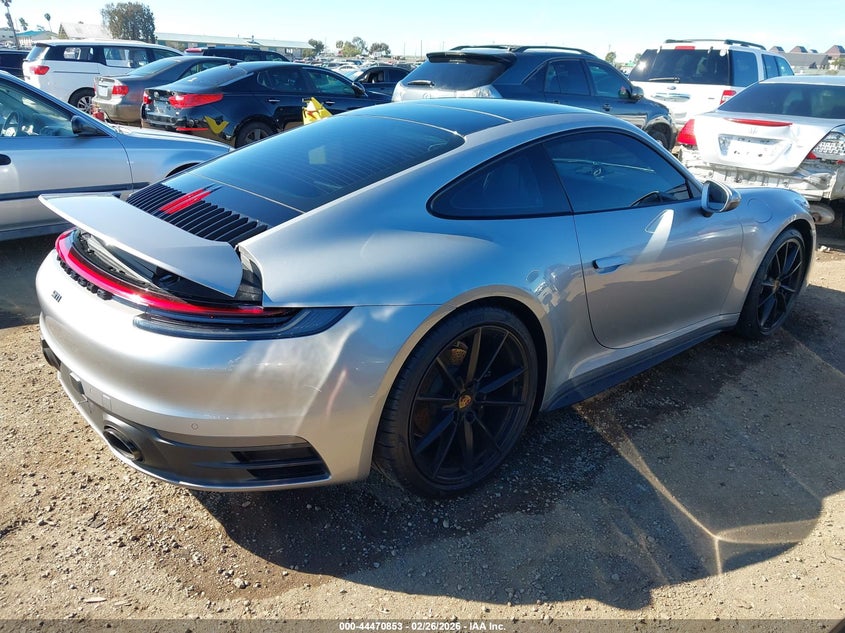 2022 Porsche 911 Carrera/Carrera 4