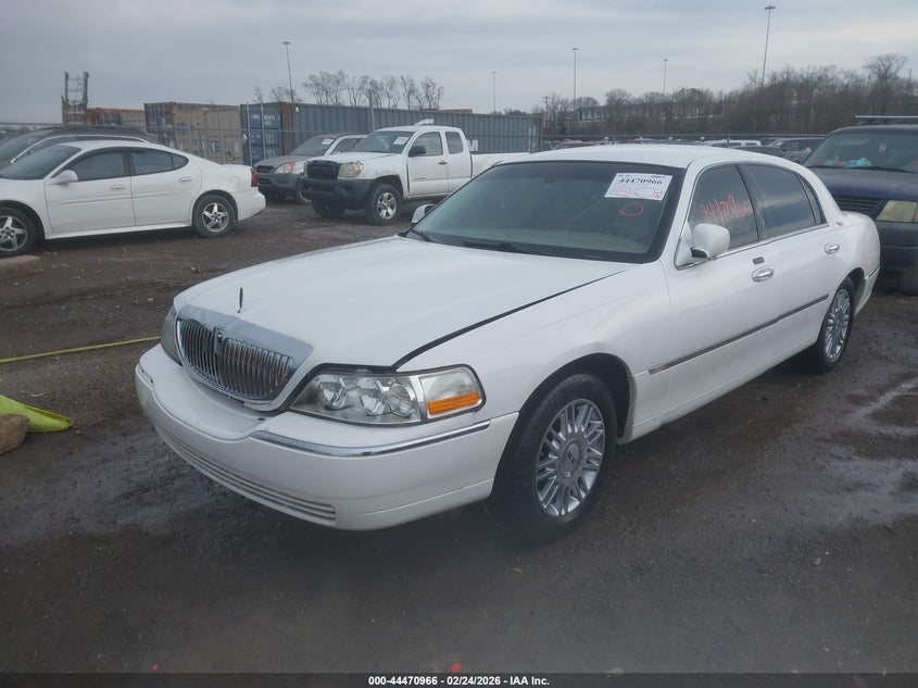 2008 Lincoln Town Car Signature Limited