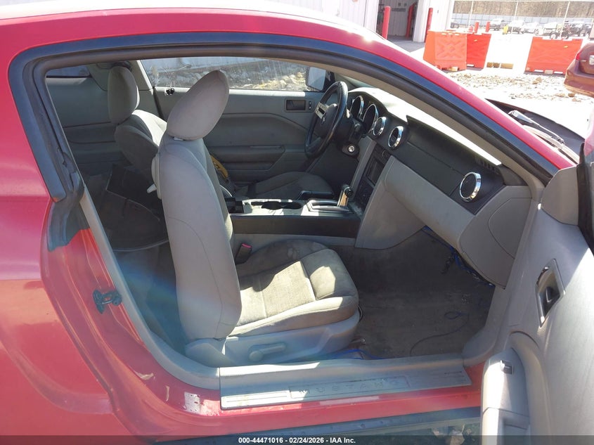 2007 Ford Mustang V6 Deluxe/V6 Premium