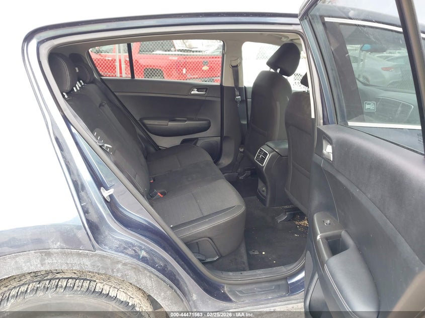 VIN KNDPMCACXJ7446887 2018 KIA SPORTAGE LX