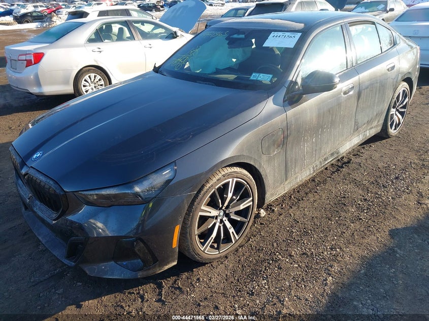 2025 BMW 550E xDrive