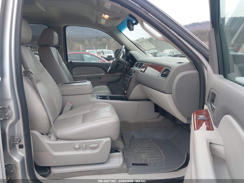 2014 Chevrolet Suburban 1500 Lt