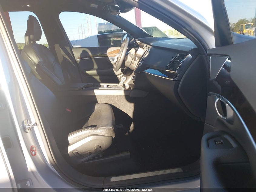 2017 Volvo Xc90 T6 Momentum