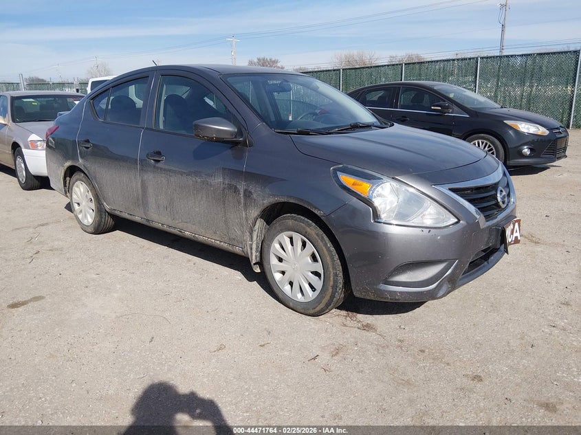 2016 Nissan Versa 1.6 S+