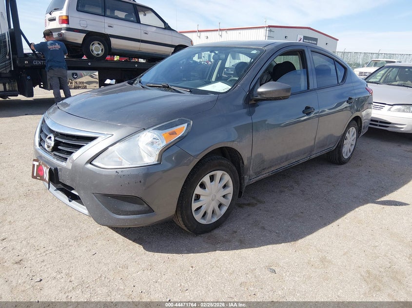2016 Nissan Versa 1.6 S+