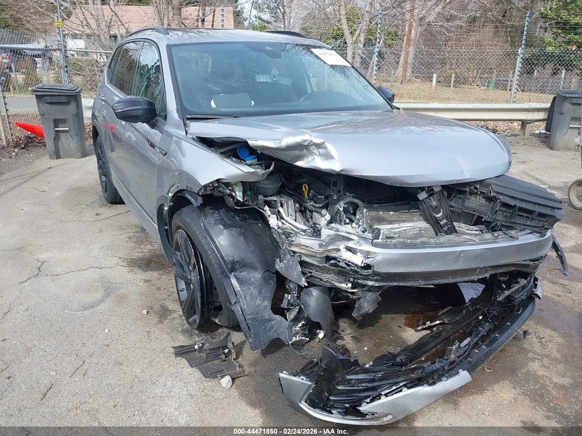 2024 Volkswagen Tiguan 2.0T Se R-Line Black