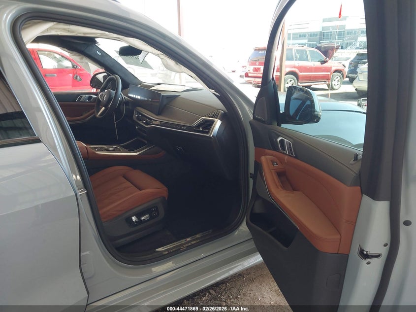 2026 BMW X7 3.0L I-6 DI, DOHC, V(VIN: 5UX23EM06T9277757