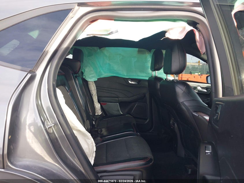 1FMCU0MN6PUA37138 Ford Escape St-line