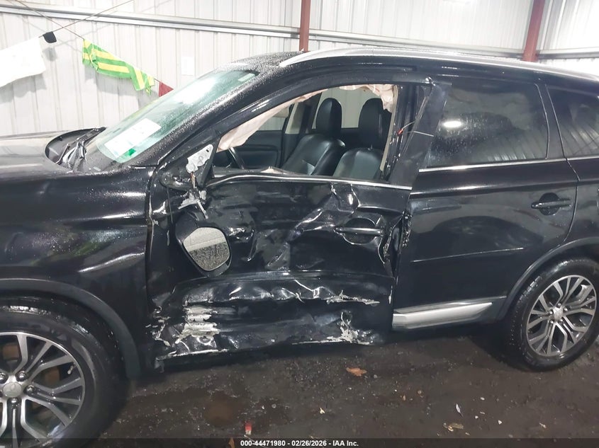 2017 Mitsubishi Outlander 2.4 Se/Sel black Lot 111044471980 Vin JA4AD3A33HZ012079