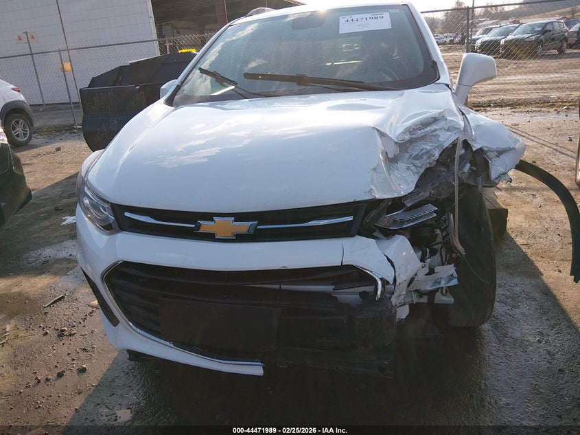 VIN KL7CJLSBXJB725053 2018 CHEVROLET TRAX LT