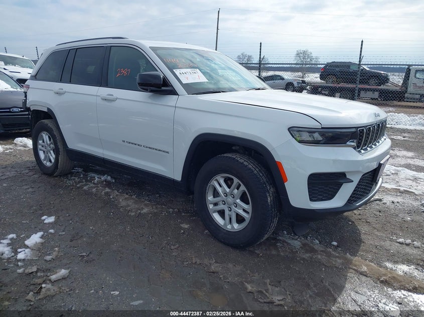 2023 Jeep Grand Cherokee Laredo 4X4